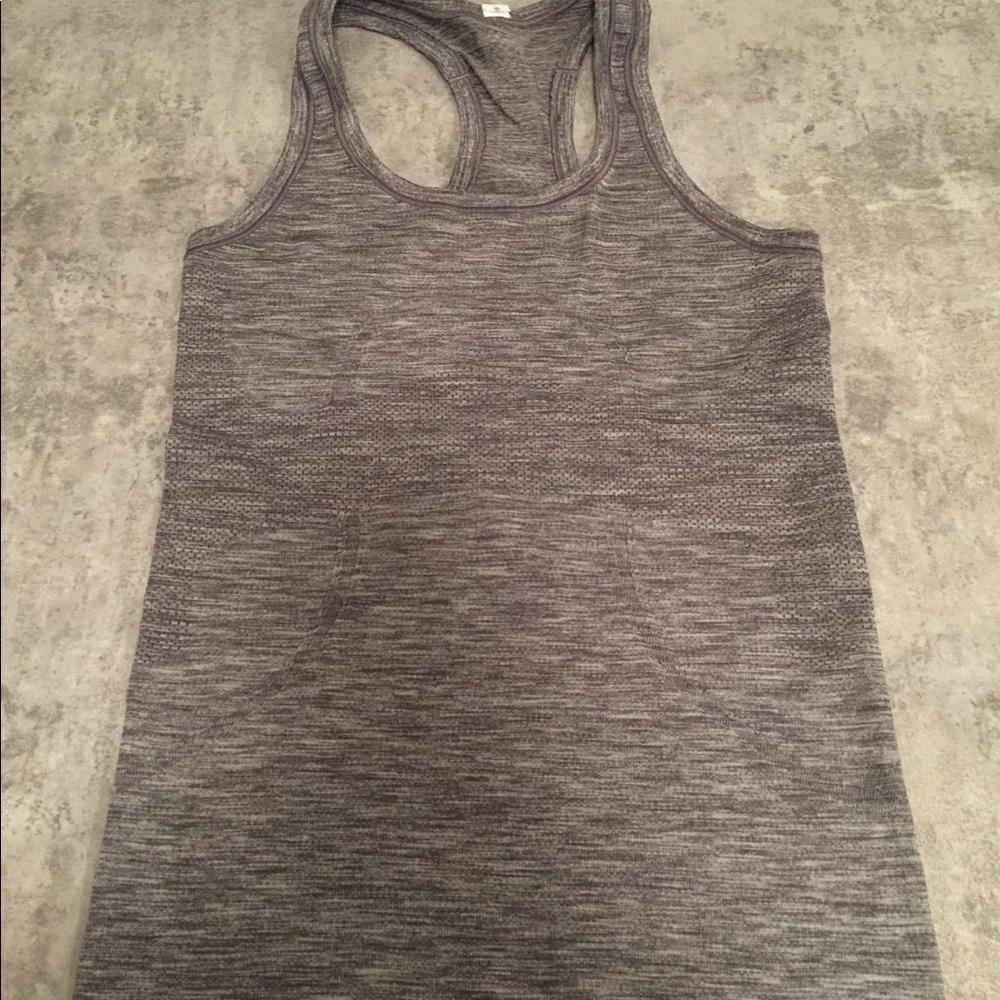 Lululemon size 4 tank